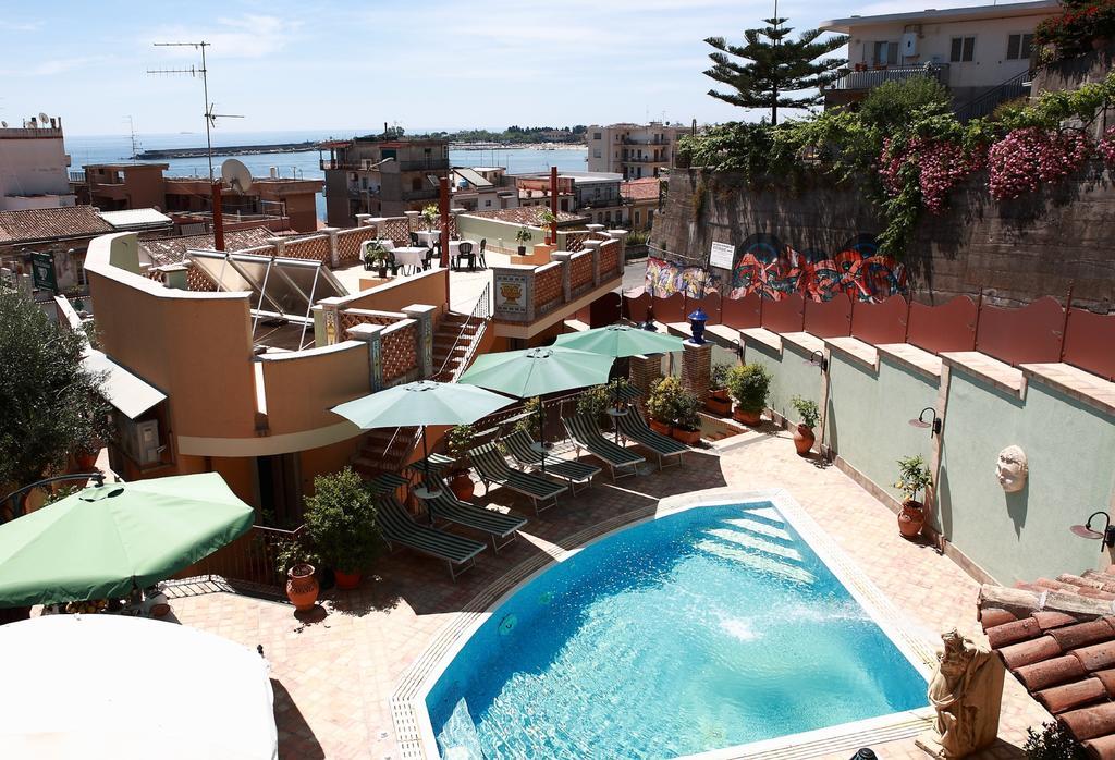 Villa Cristina Giardini Naxos Exteriör bild