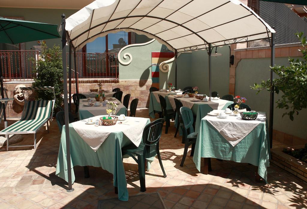 Villa Cristina Giardini Naxos Exteriör bild
